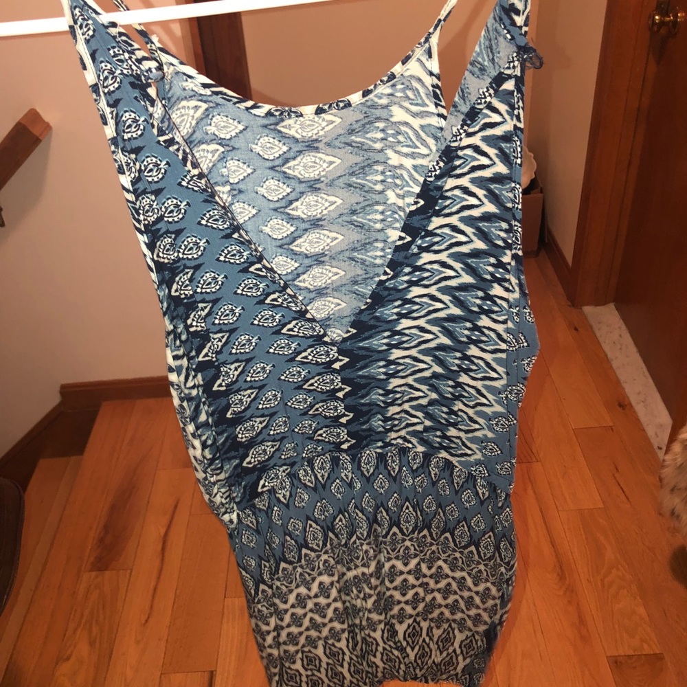 Dresses - Picture 4 of 5